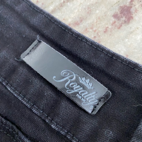 Short. - Picture 4 of 8